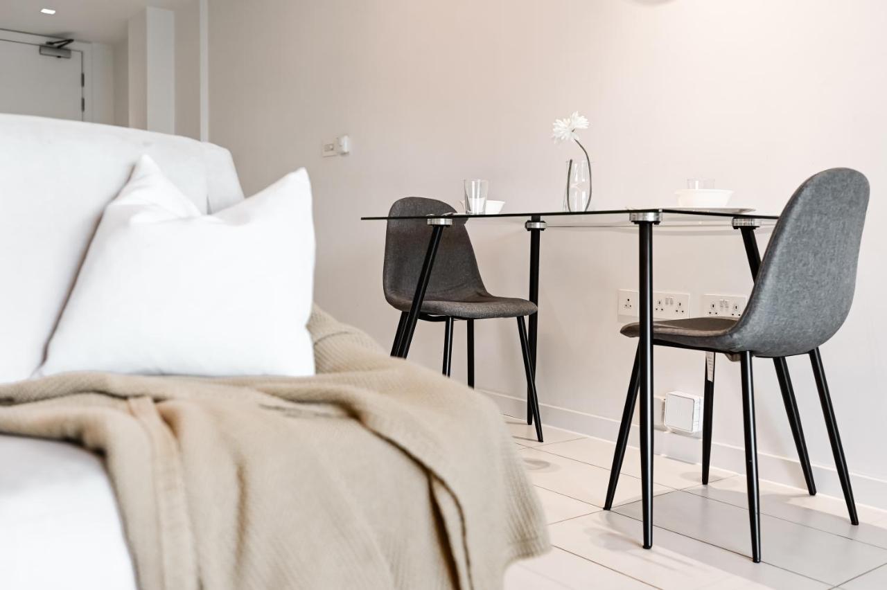 Khayat Homes - The Curve - One Bed Londyn Zewnętrze zdjęcie