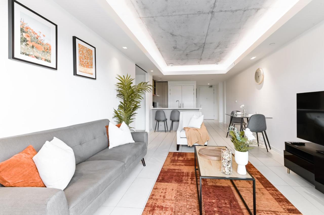 Khayat Homes - The Curve - One Bed Londyn Zewnętrze zdjęcie